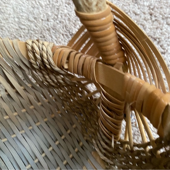 Handmade antler handle basket - Picture 11 of 12